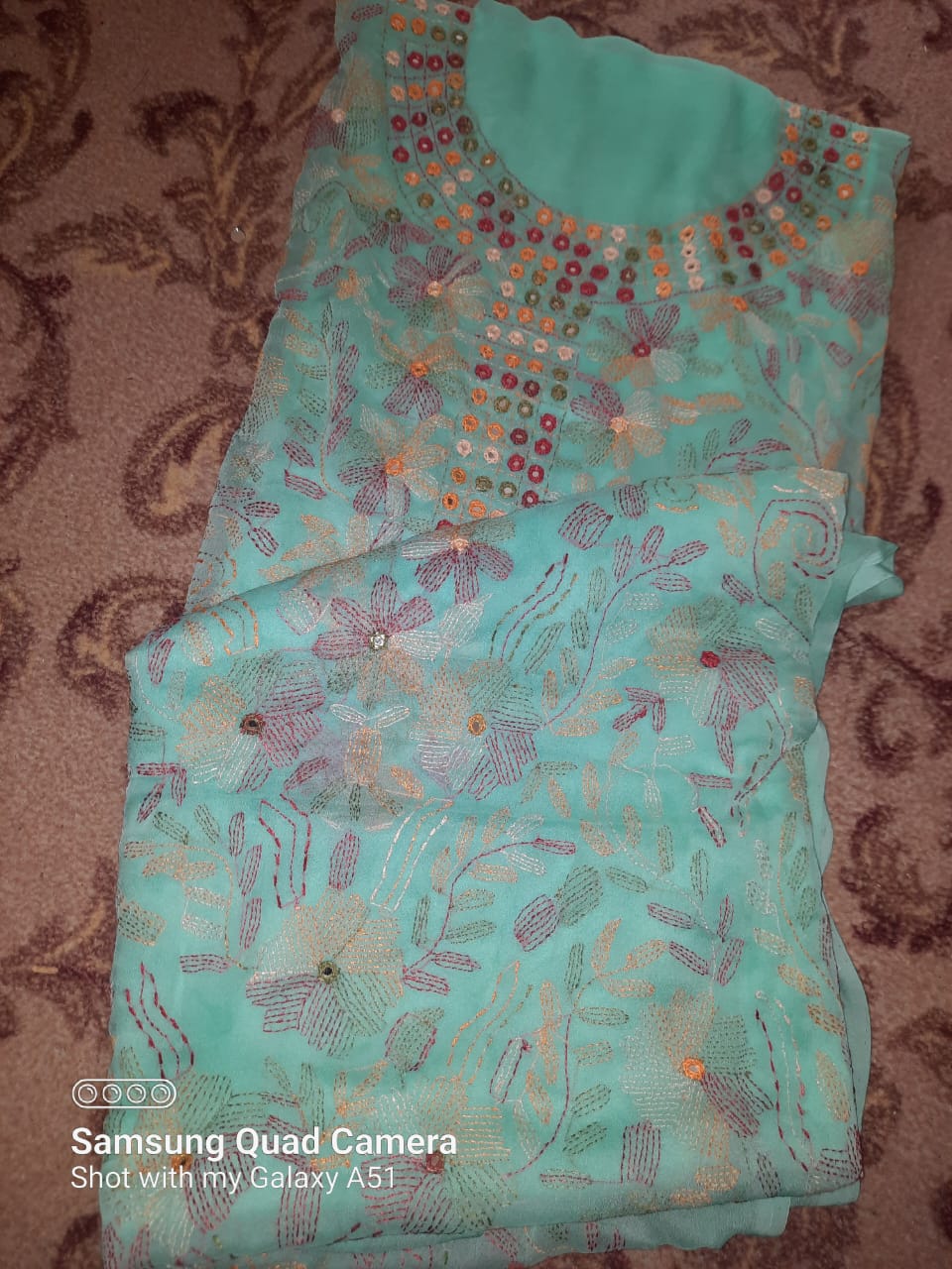 کچہ گلہ شیشہ جال کرنکل
